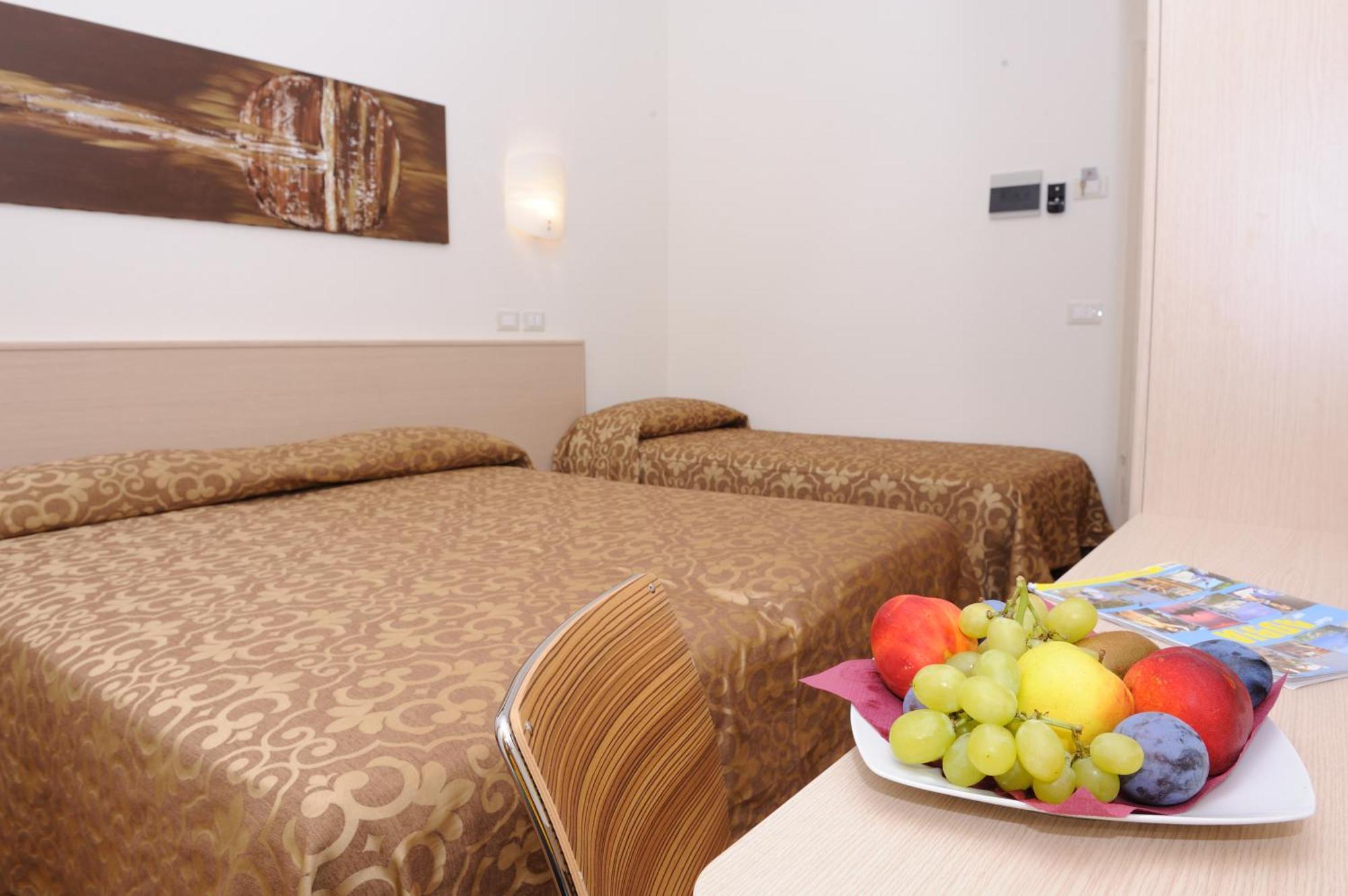 Hotel Castiglione Lignano Sabbiadoro Exterior photo
