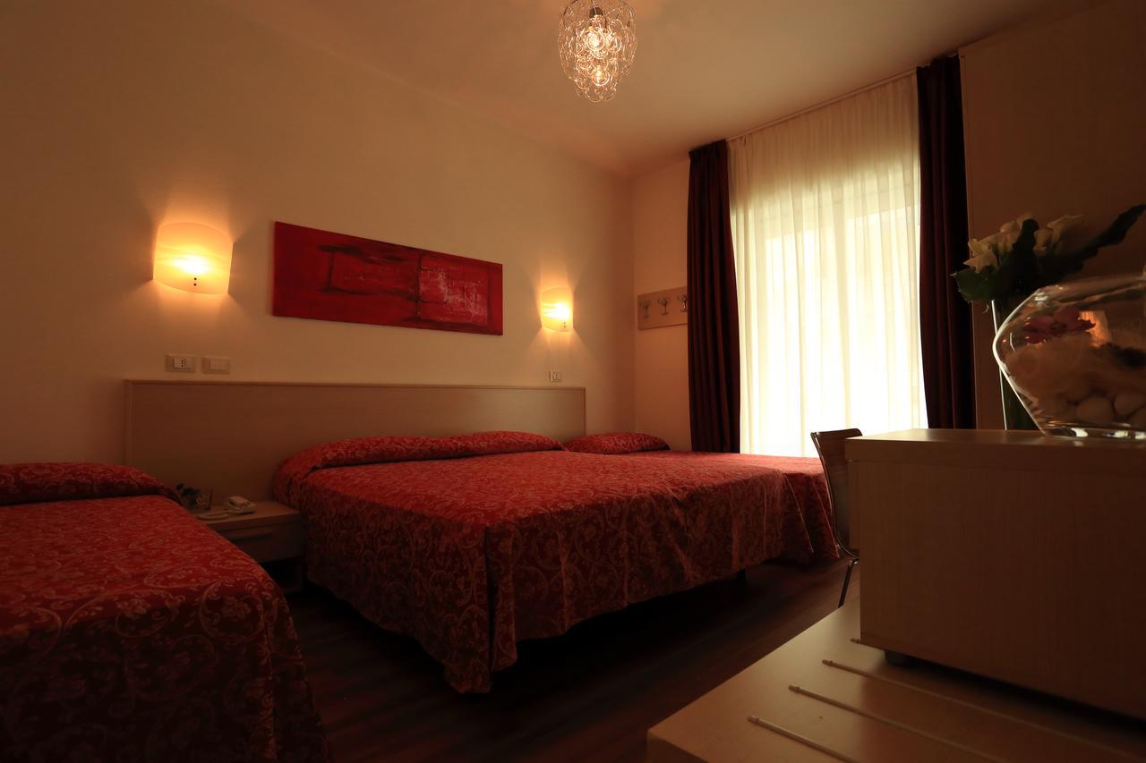 Hotel Castiglione Lignano Sabbiadoro Exterior photo
